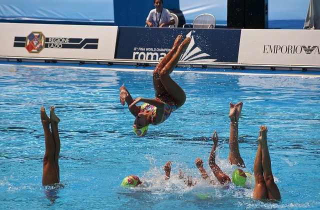 Pince nez synchro pour la natation artistique synchronisée couleur chair.  pour les clubs et collectivités