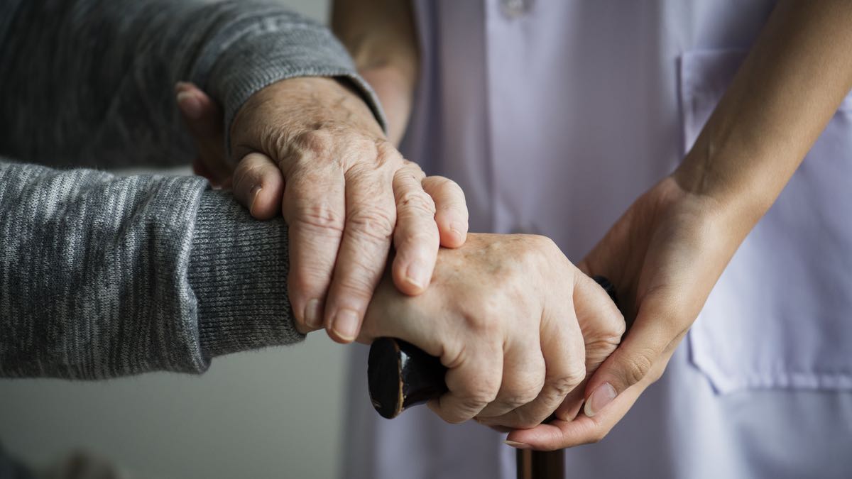 Aide soignante au domicile : Quel est le rôle d'une aide soignante ?